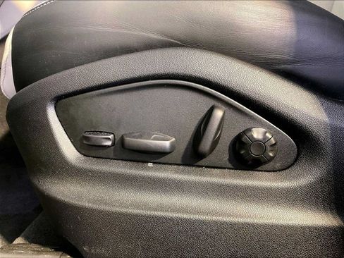 Used 2026 Porsche Cayenne GTS AWD/4WD image 39