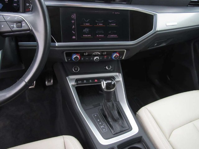 Used 2021 Audi Q3 2.0T Premium Plus w/ Premium Plus Package AWD/4WD image 19