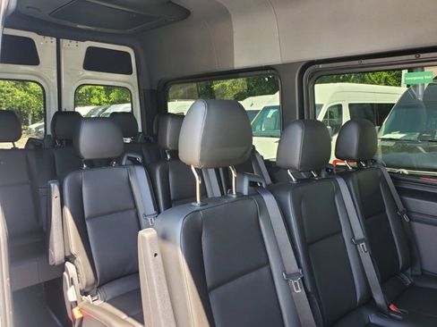 Used 2025 Mercedes-Benz Sprinter 2500 image 11