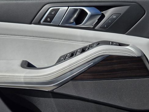 Used 2024 BMW X5 xDrive40i w/ Premium Package image 35