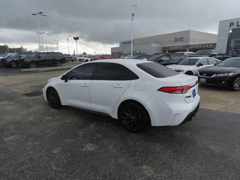 Used 2023 Toyota Corolla SE FWD image 11