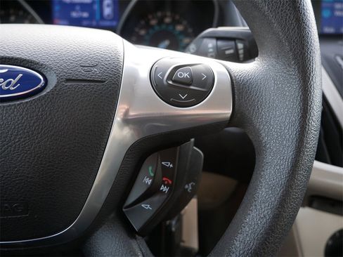 Used 2013 Ford Focus SE w/ SE Winter Pkg image 18