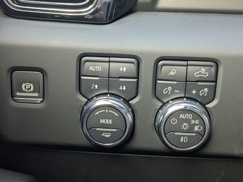 Used 2024 GMC Sierra 1500 AT4 w/ Technology Package image 30