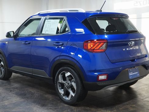 Certified 2023 Hyundai Venue SEL image 8