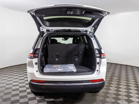 New 2025 Jeep Grand Cherokee L Altitude image 33