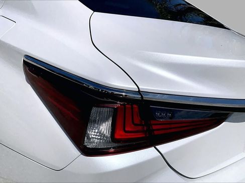 Used 2023 Lexus ES 350 w/ Premium Package FWD image 29