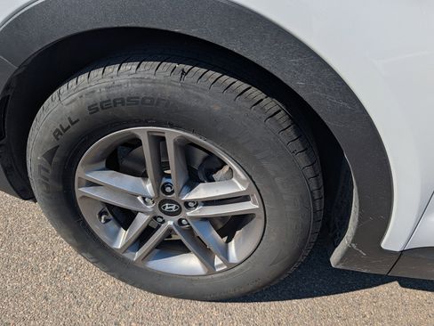 Used 2017 Hyundai Santa Fe Sport image 15