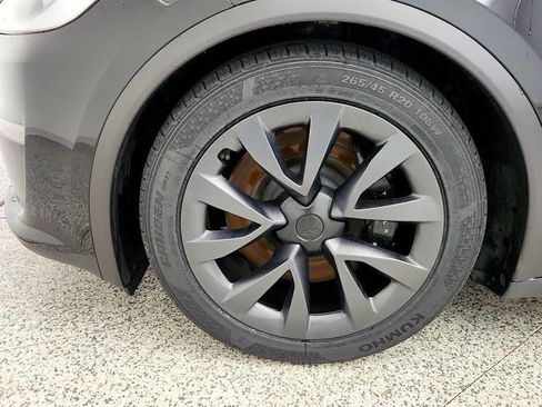 Used 2024 Tesla Model X image 9