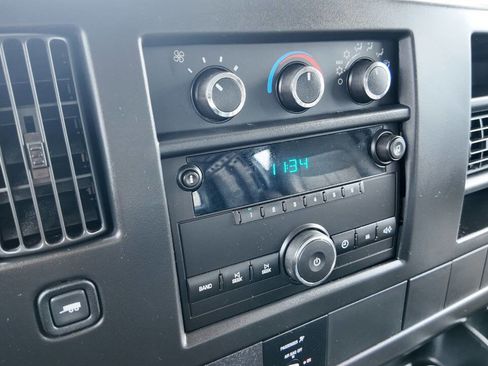 Used 2012 Chevrolet Express 2500 image 10