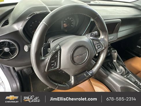 Certified 2020 Chevrolet Camaro LT image 20