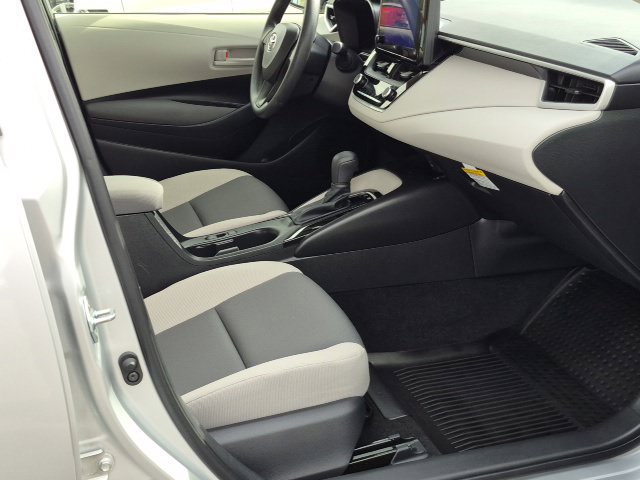 Used 2026 Toyota Corolla LE w/ LE Premium Package FWD image 19