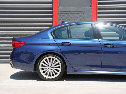 Used 2020 BMW M550i xDrive w/ Dynamic Handling Package AWD/4WD image 12