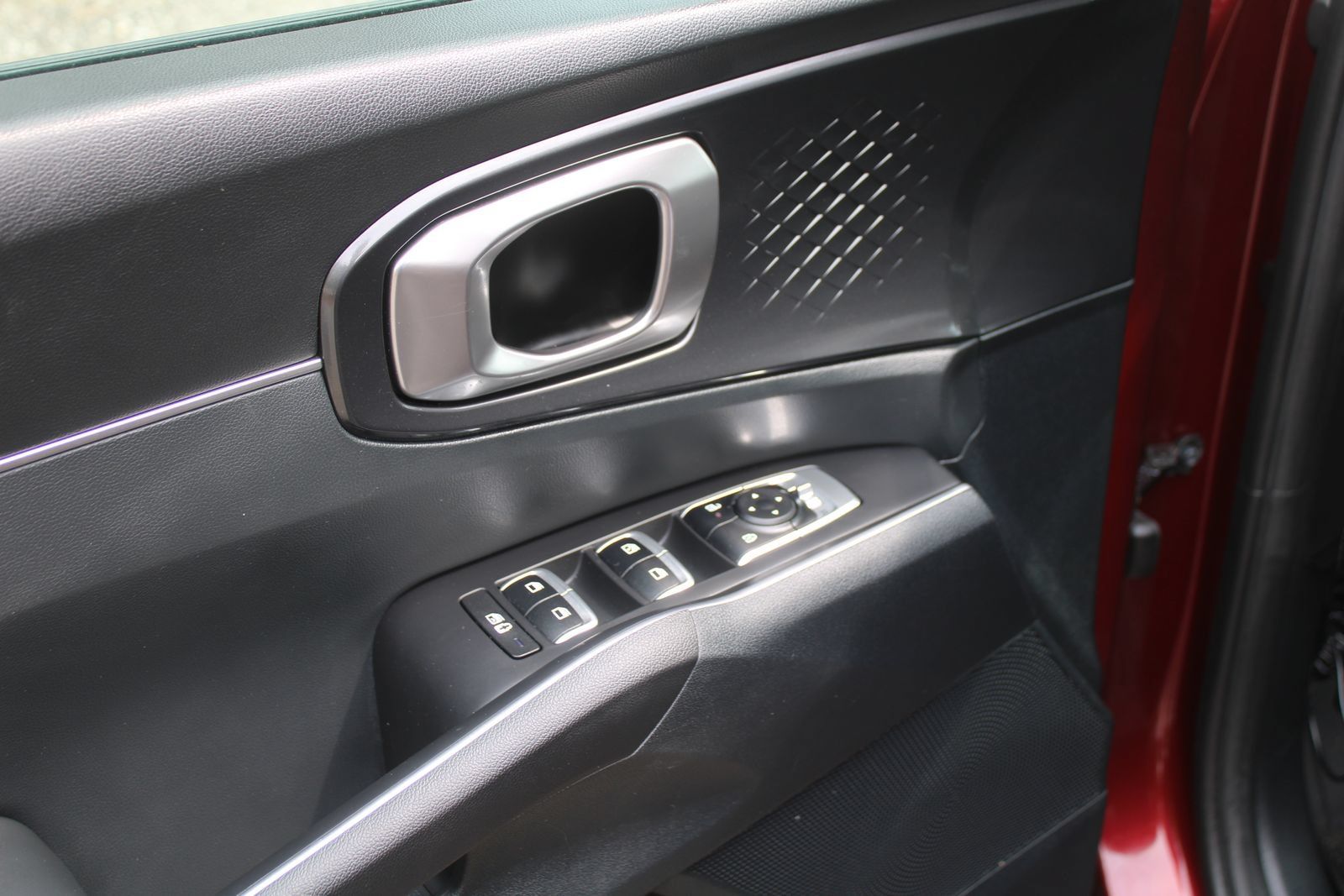 Certified 2025 Kia Sorento S FWD image 18
