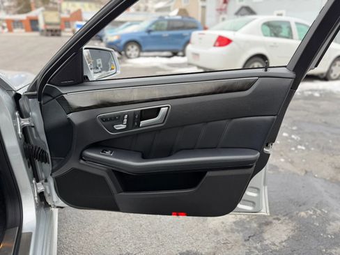Used 2014 Mercedes-Benz E 350 4MATIC Wagon image 26
