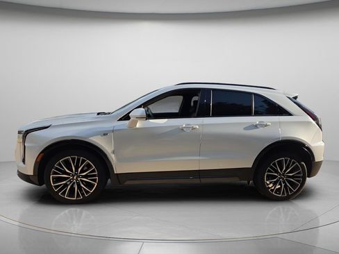 Used 2024 Cadillac XT4 Sport FWD image 3