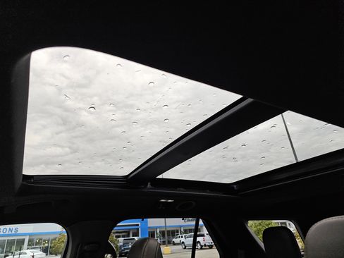 Used 2023 Ford Explorer King Ranch w/ Technology Package image 21