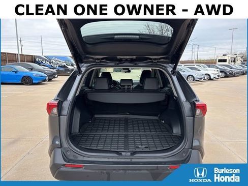 Used 2023 Toyota RAV4 XLE Premium image 19
