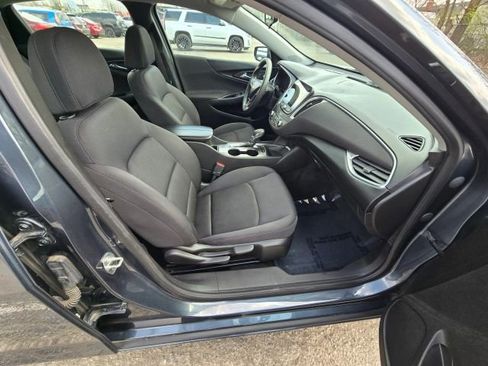 Used 2021 Chevrolet Malibu LT image 16