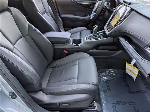 Used 2025 Subaru Outback Limited image 22