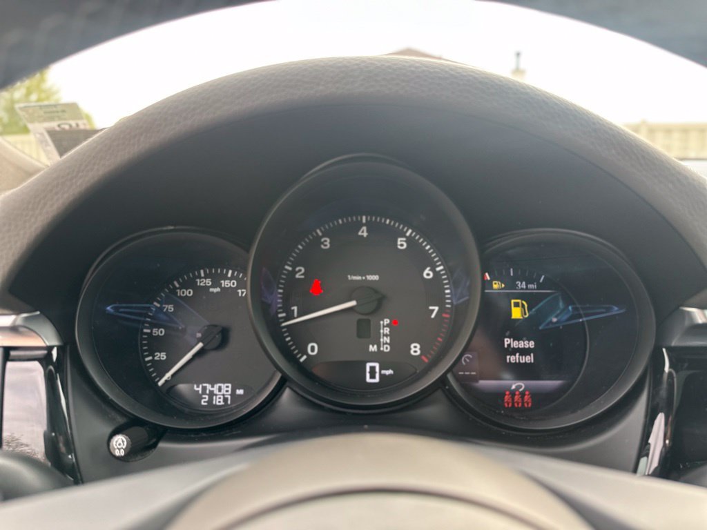 Used 2023 Porsche Macan AWD/4WD image 32