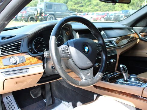 Used 2015 BMW 750Li xDrive image 15