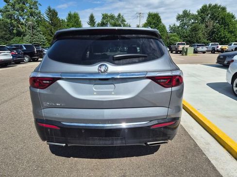 Used 2024 Buick Enclave Essence w/ Experience Buick Package AWD/4WD image 9