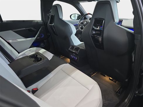 New 2026 BMW M5 Base w/ Carbon Package image 8