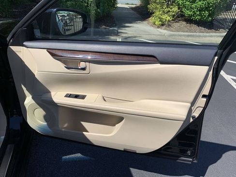 Used 2014 Lexus ES 350 w/ Premium Package FWD image 13