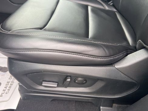 Used 2023 Ford Explorer XLT w/ Equipment Group 202A image 23