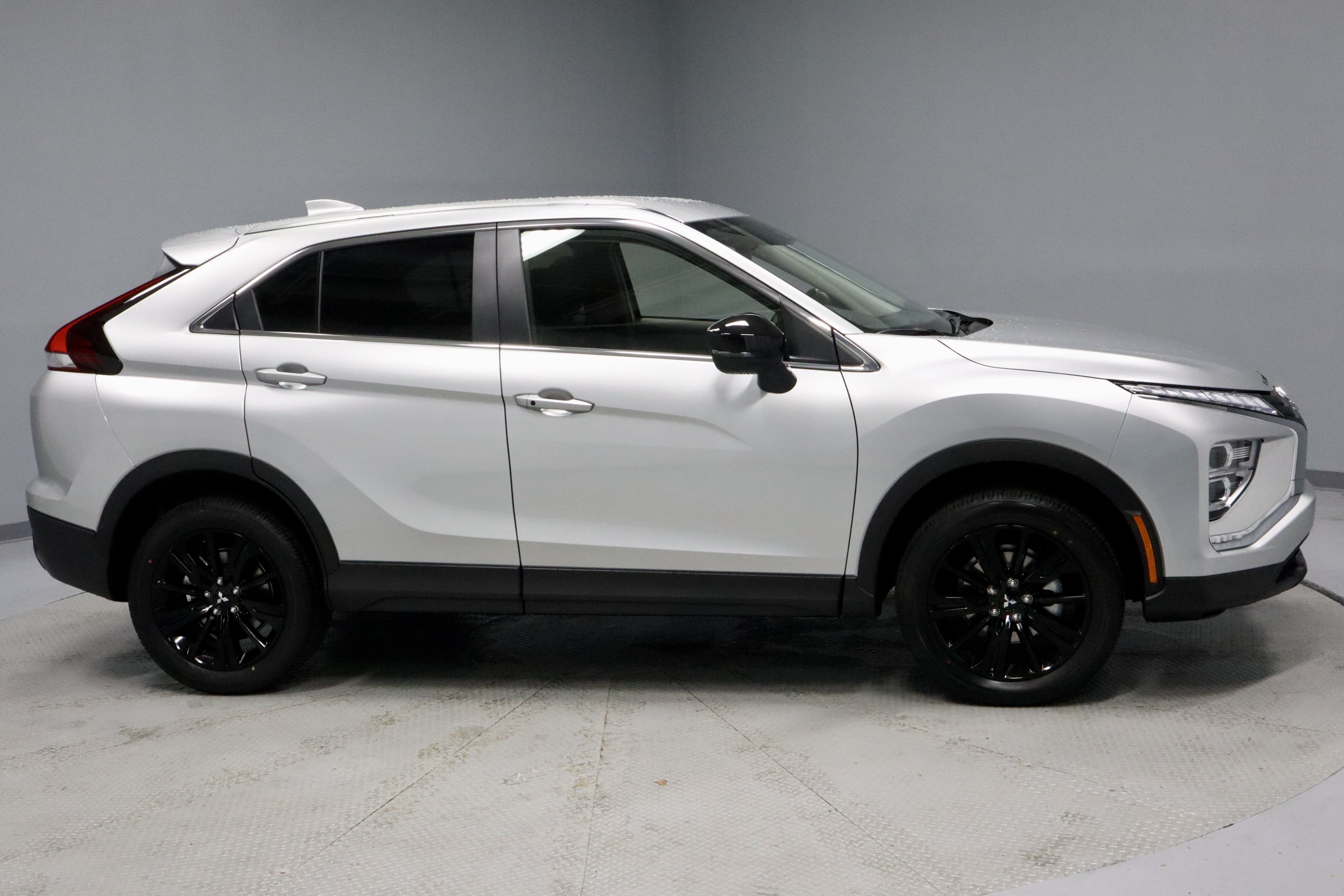 New 2026 Mitsubishi Eclipse Cross LE AWD/4WD image 9