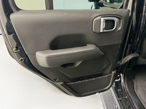 Used 2023 Jeep Wrangler Sahara image 27