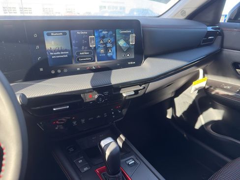 New 2026 Nissan Kicks SR image 20