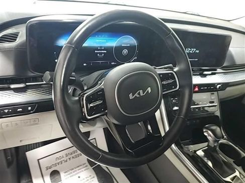 Used 2022 Kia Carnival SX Prestige FWD image 6