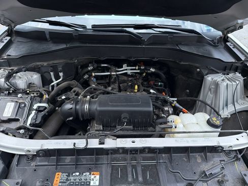Used 2024 Ford Explorer XLT w/ Equipment Group 202A AWD/4WD image 26