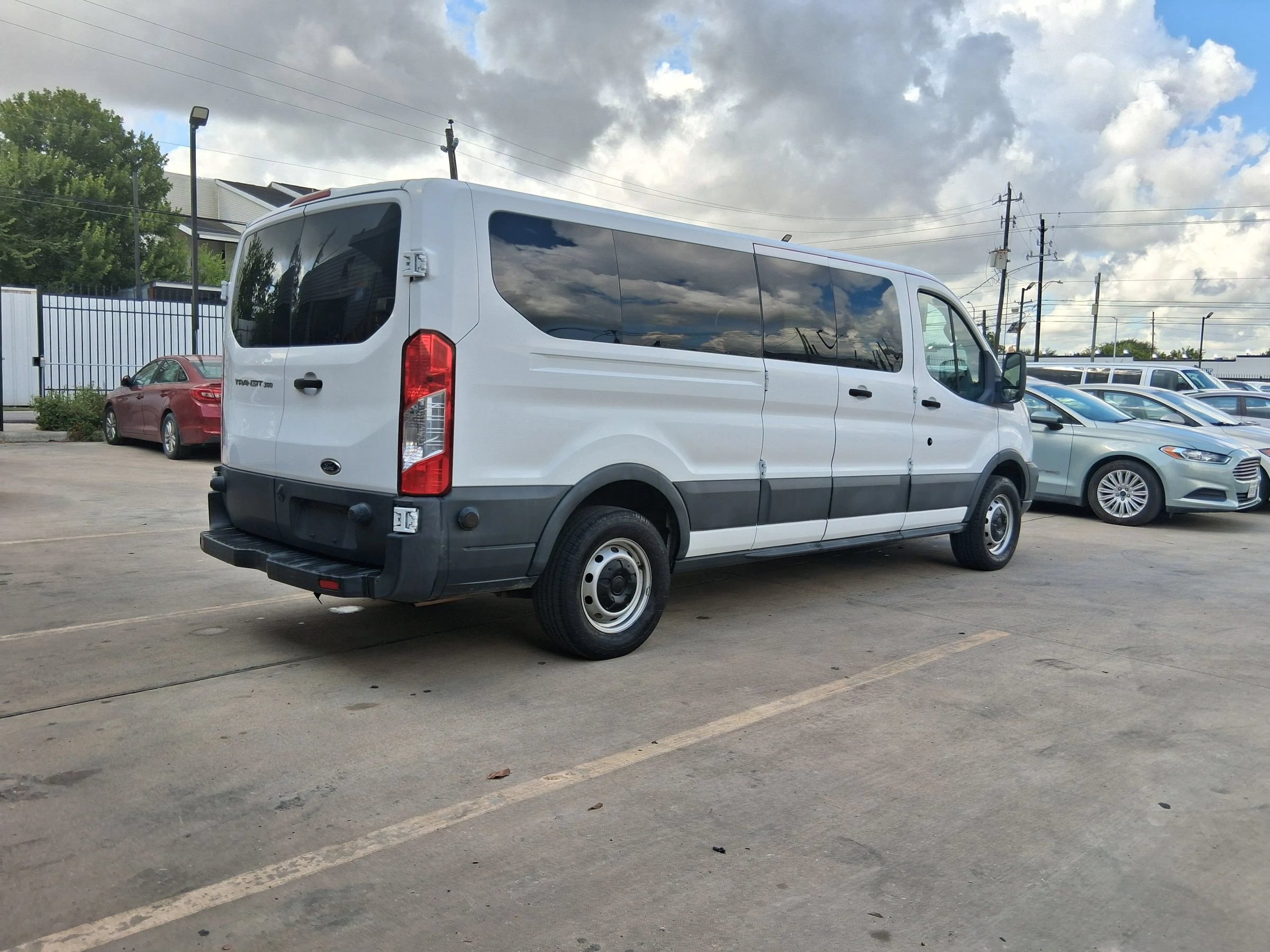Used 2018 Ford Transit 350 XL RWD image 9