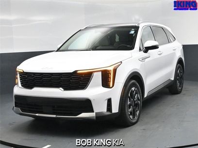 Used 2025 Kia Sorento S w/ Panoramic Sunroof Package