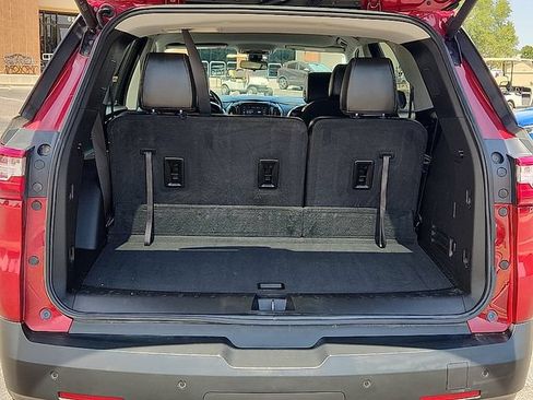 Used 2021 Chevrolet Traverse RS w/ LPO, Floor Liner Package FWD image 10