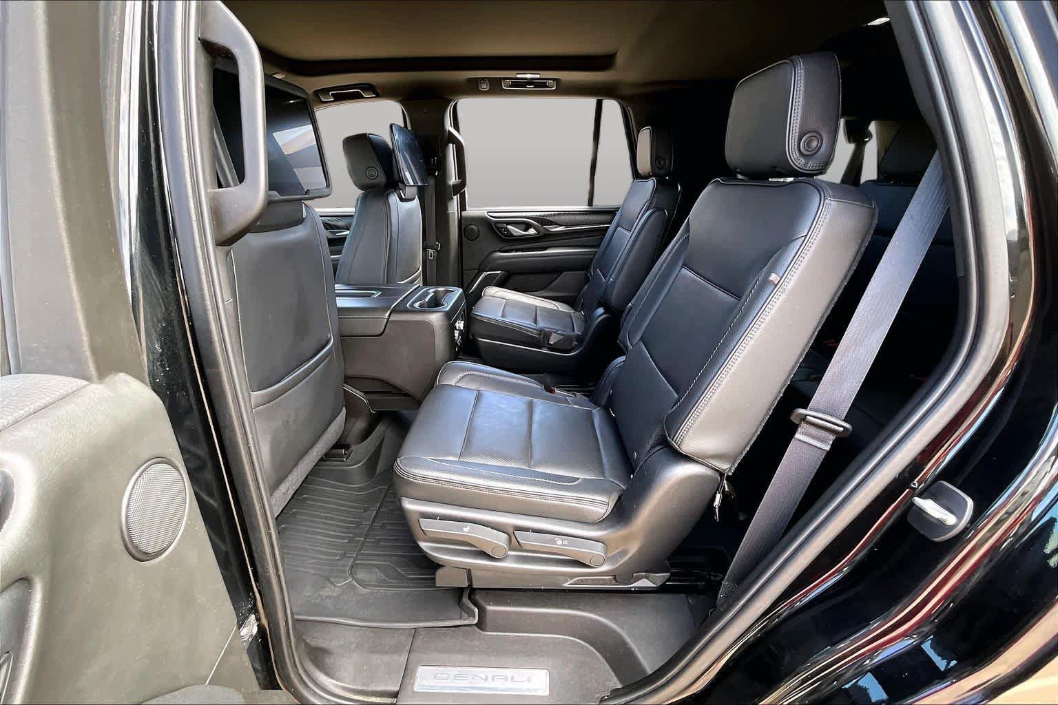 Used 2021 GMC Yukon Denali w/ Denali Ultimate Package AWD/4WD image 20