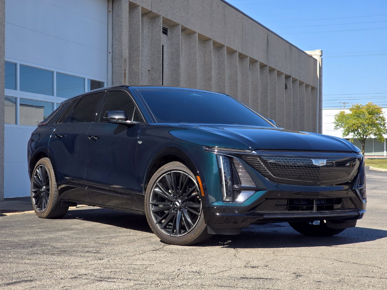 Used 2024 Cadillac Lyriq Sport AWD/4WD image 2