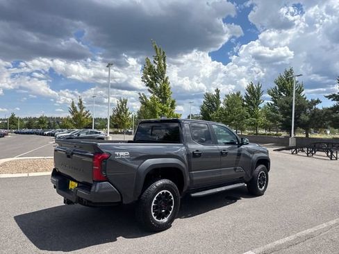 Used 2025 Toyota Tacoma TRD Off-Road w/ TRD Off Road Upgrade Package AWD/4WD image 3