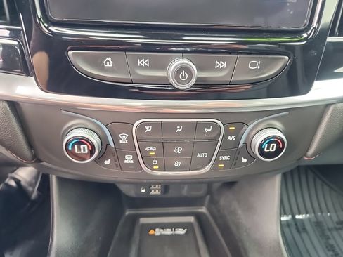 Used 2022 Chevrolet Traverse RS AWD/4WD image 27