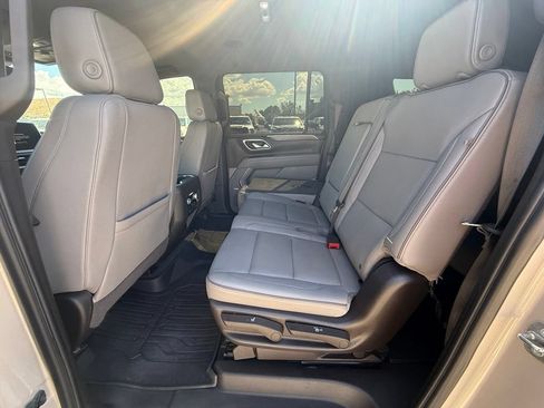 Used 2023 GMC Yukon XL SLT w/ SLT Luxury Package AWD/4WD image 26