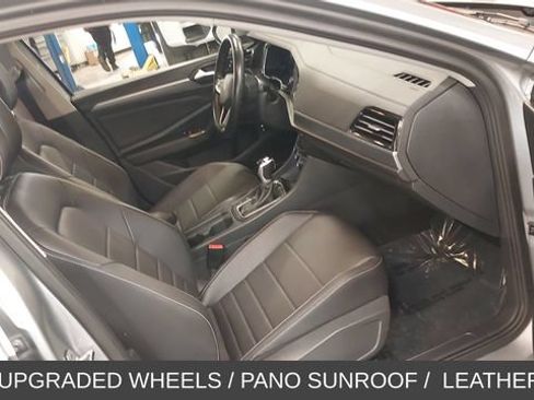 Used 2024 Volkswagen Jetta SE w/ Panoramic Sunroof Package FWD image 36