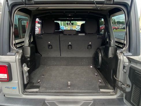 Used 2023 Jeep Wrangler Unlimited w/ Cold Weather Group AWD/4WD image 26