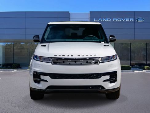 Used 2025 Land Rover Range Rover Sport SE image 2