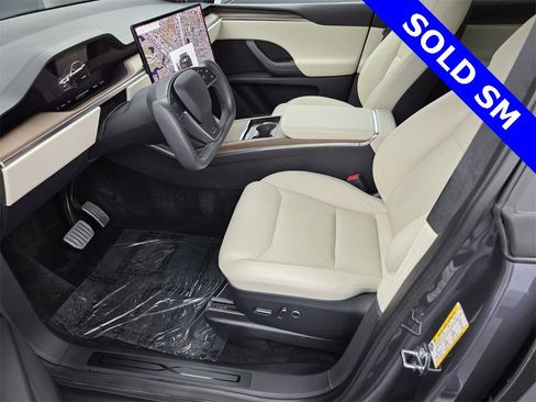 Used 2023 Tesla Model X image 30