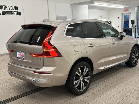 Used 2023 Volvo XC60 B5 Plus w/ Climate Package image 5