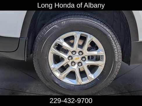 Used 2021 Chevrolet Traverse LT FWD image 13