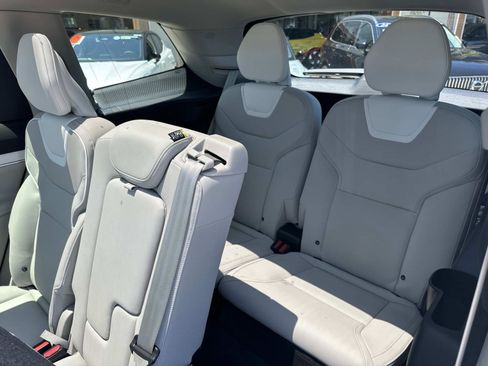 New 2025 Volvo EX90 Plus image 18