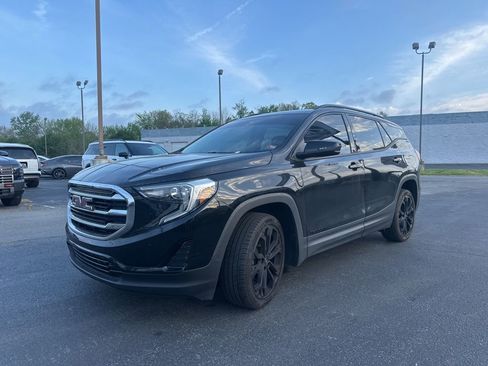 Used 2020 GMC Terrain SLE w/ Elevation Edition image 11